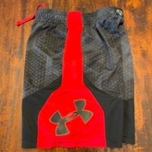 Boys Under Armour Size YTH Small Athletic Shorts